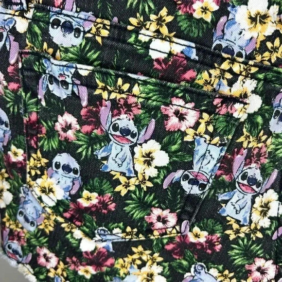 2/$30 Disney Lilo and Stitch Cut Off Hawaiian Floral Denim Shorts Women Size 3 - Picture 3 of 11